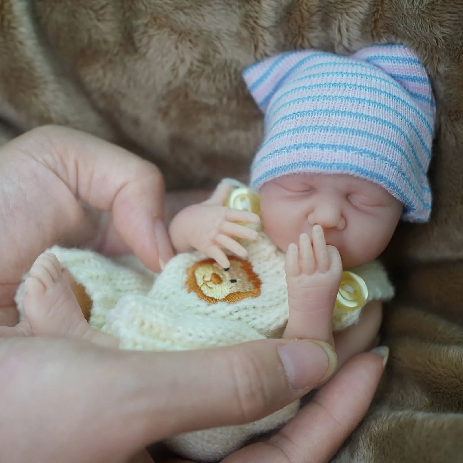 Reborn Baby Dolls 7 Inch Full Body Silicone Doll Boy Mini Realistic Newborn Baby Dolls with Feeding Accessories Gift Box