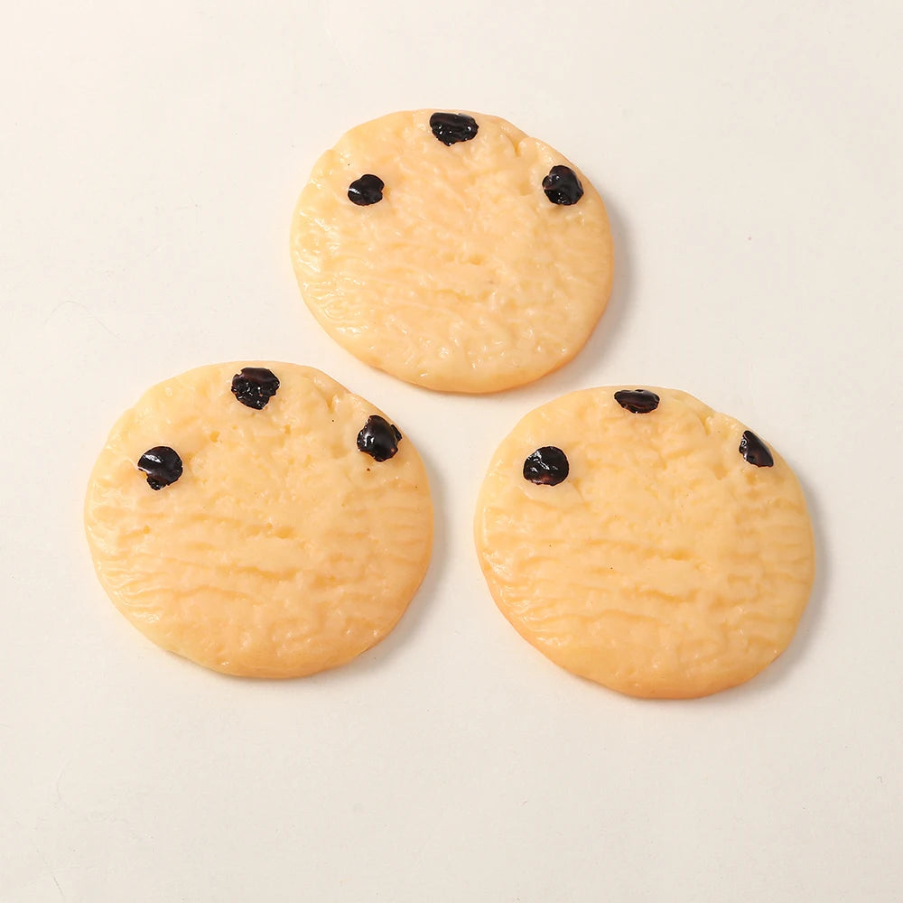 4pcs Cute Simulation Food Charms Kids Toys Resin Croissants Puffs Waffles Cookies Pendants for Necklace Keychain Jewelry DIY