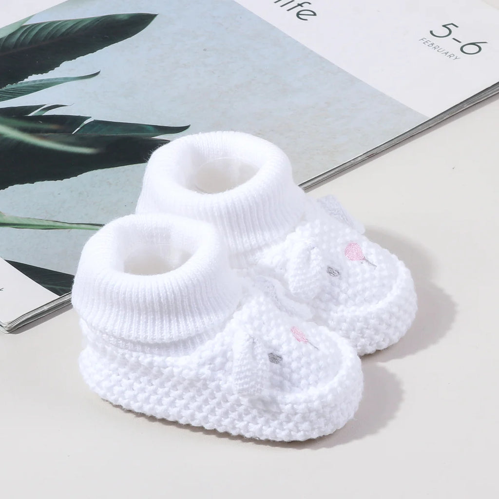 Autumn and Winter 0-6 Months Handmade Knitted Baby Wool Shoes Perfect for Newborns and Full-Month Babies Won't Come Off