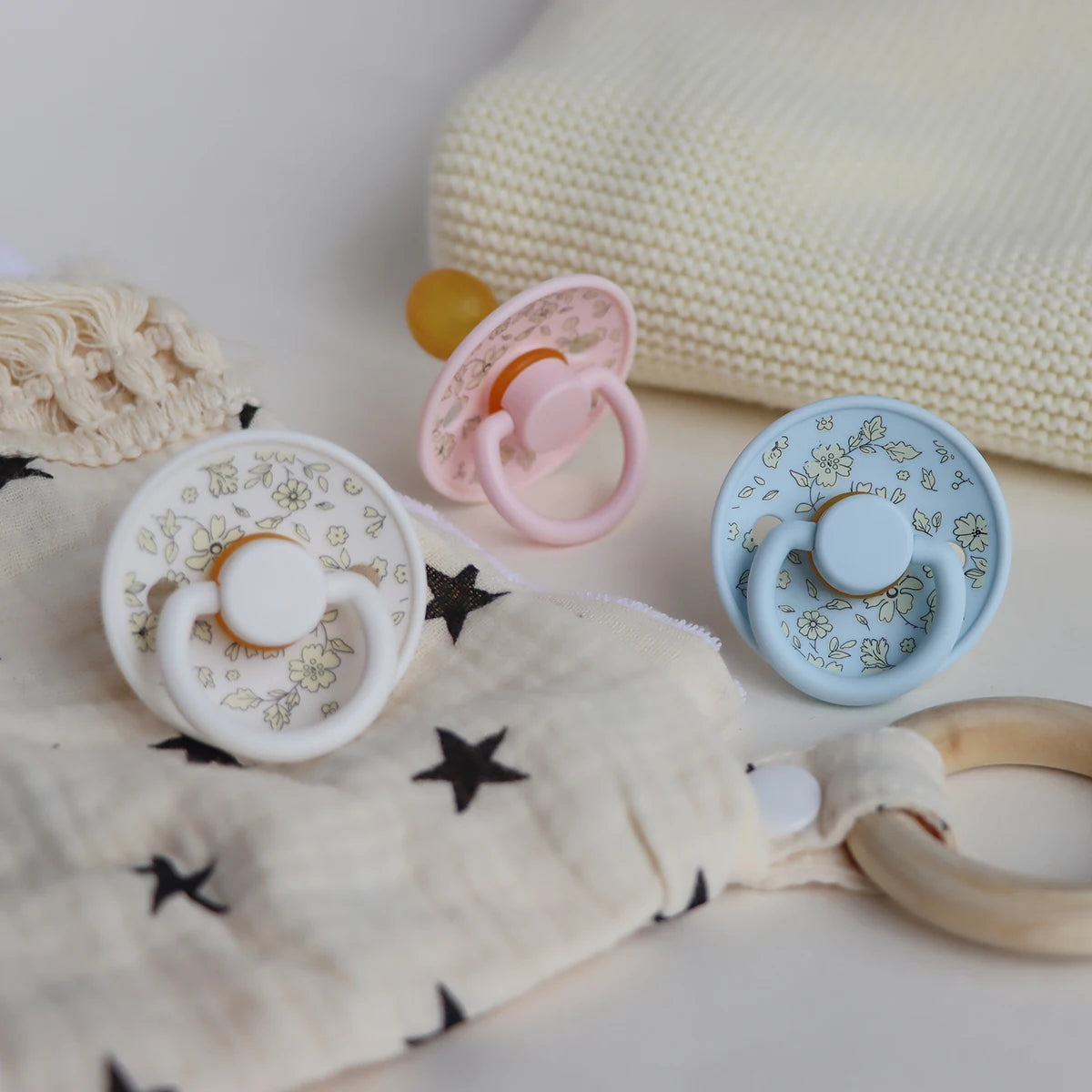 Erduo Floral Newborn Infant Baby Care Shower Gift Latex Rubber Sucking Nipple Pacifier Babies Soother Dummy Pacifiers for Baby 0