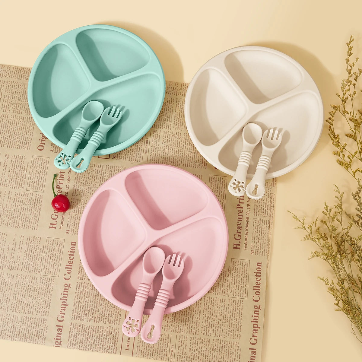 TYRY.HU 3pcs-1set Silicone Baby Feeding Set Divided Suction Plate Silicone Spoon Fork First Feeding Essentials Children Gift ﻿