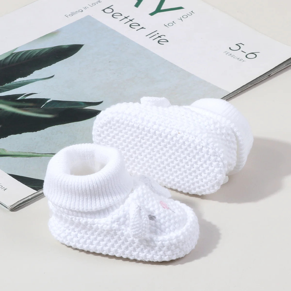 Autumn and Winter 0-6 Months Handmade Knitted Baby Wool Shoes Perfect for Newborns and Full-Month Babies Won't Come Off