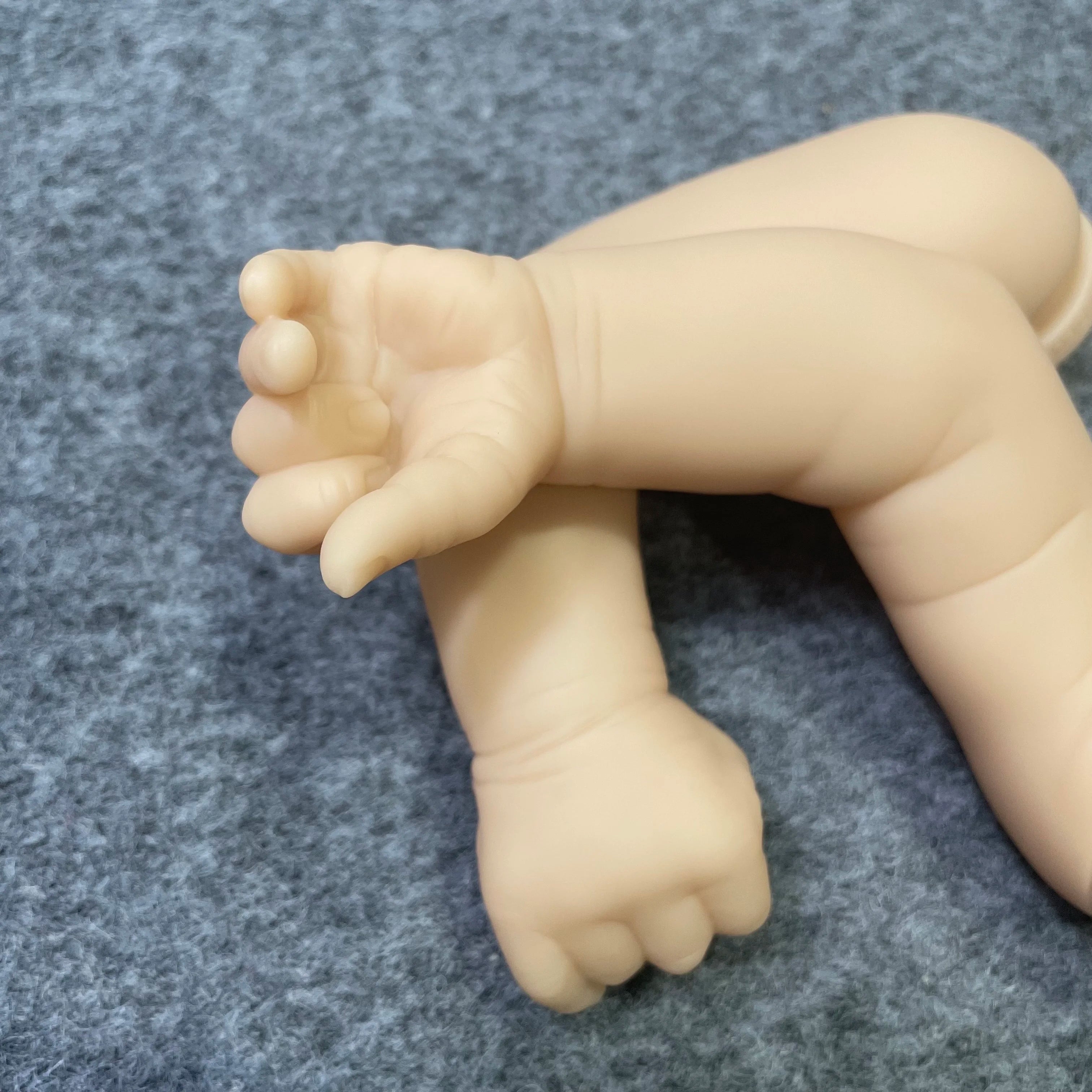 Reborn Baby Kit Vinyl 18-19 Inches With Cloth Body Molds