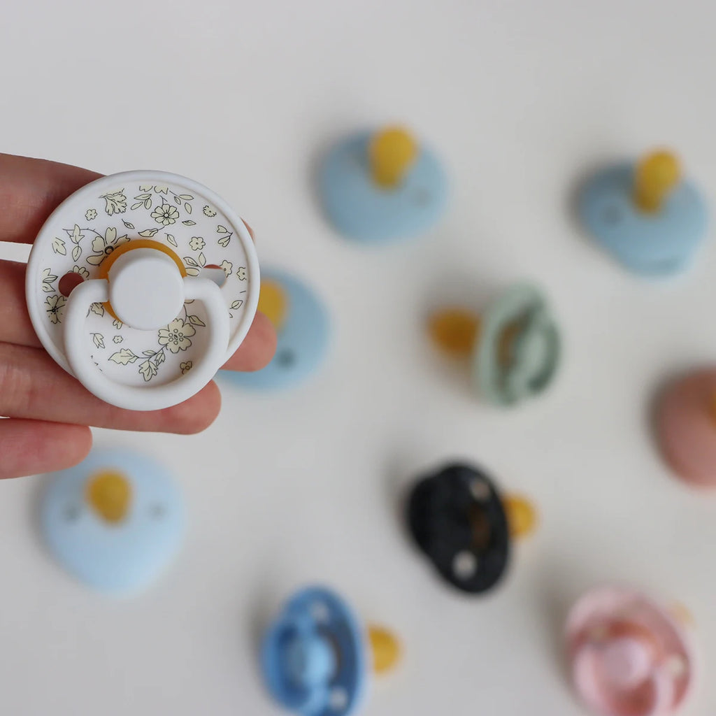 Erduo Floral Newborn Infant Baby Care Shower Gift Latex Rubber Sucking Nipple Pacifier Babies Soother Dummy Pacifiers for Baby 0