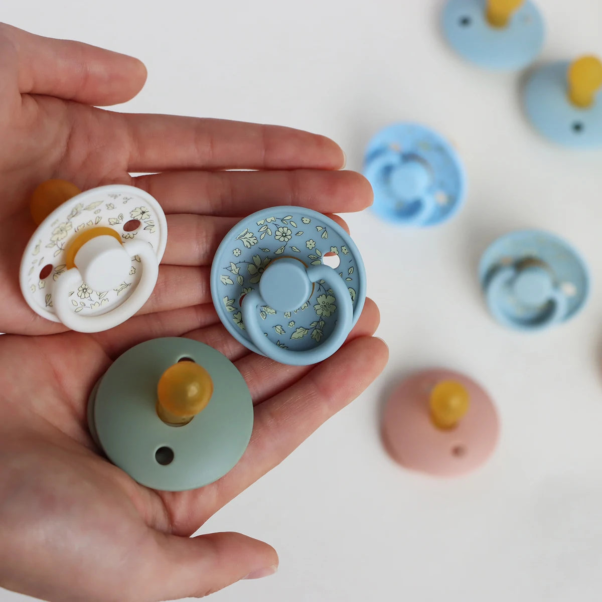 Erduo Floral Newborn Infant Baby Care Shower Gift Latex Rubber Sucking Nipple Pacifier Babies Soother Dummy Pacifiers for Baby 0