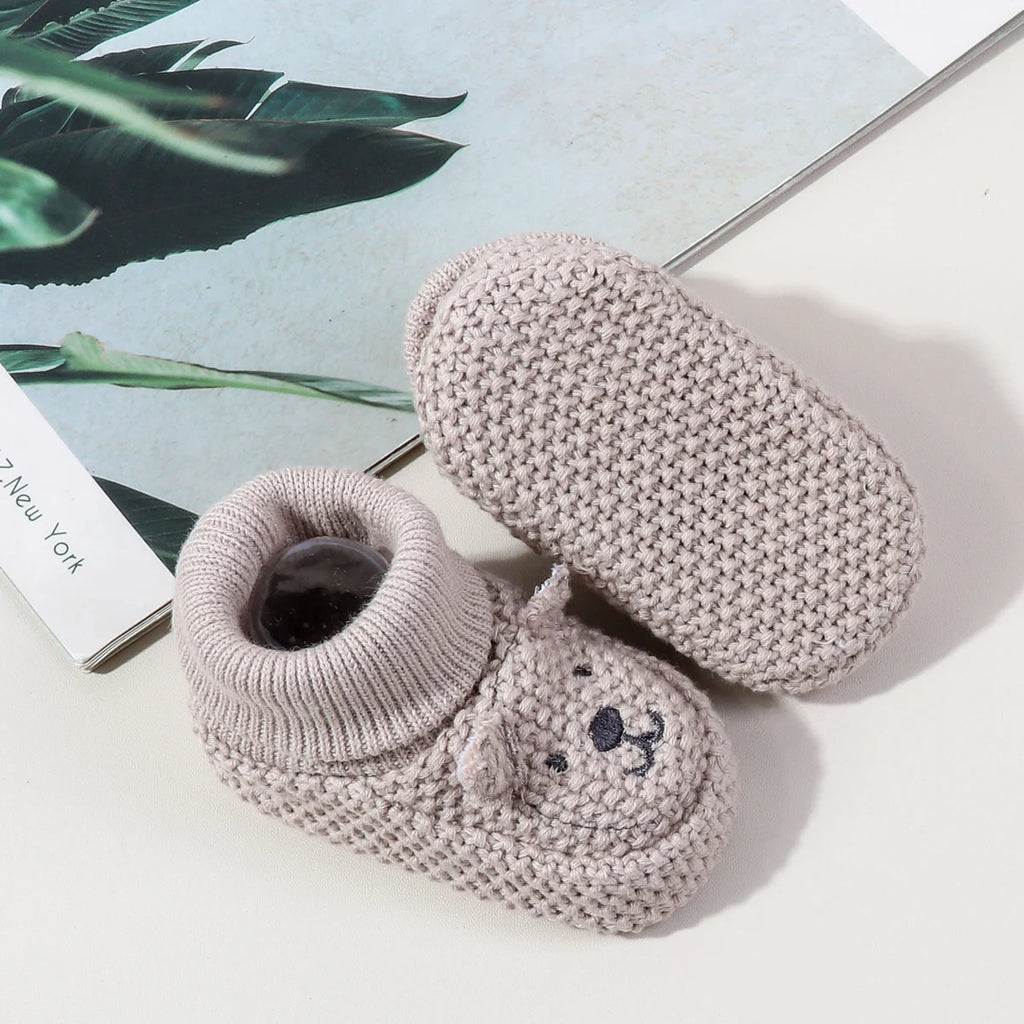 Autumn and Winter 0-6 Months Handmade Knitted Baby Wool Shoes Perfect for Newborns and Full-Month Babies Won't Come Off