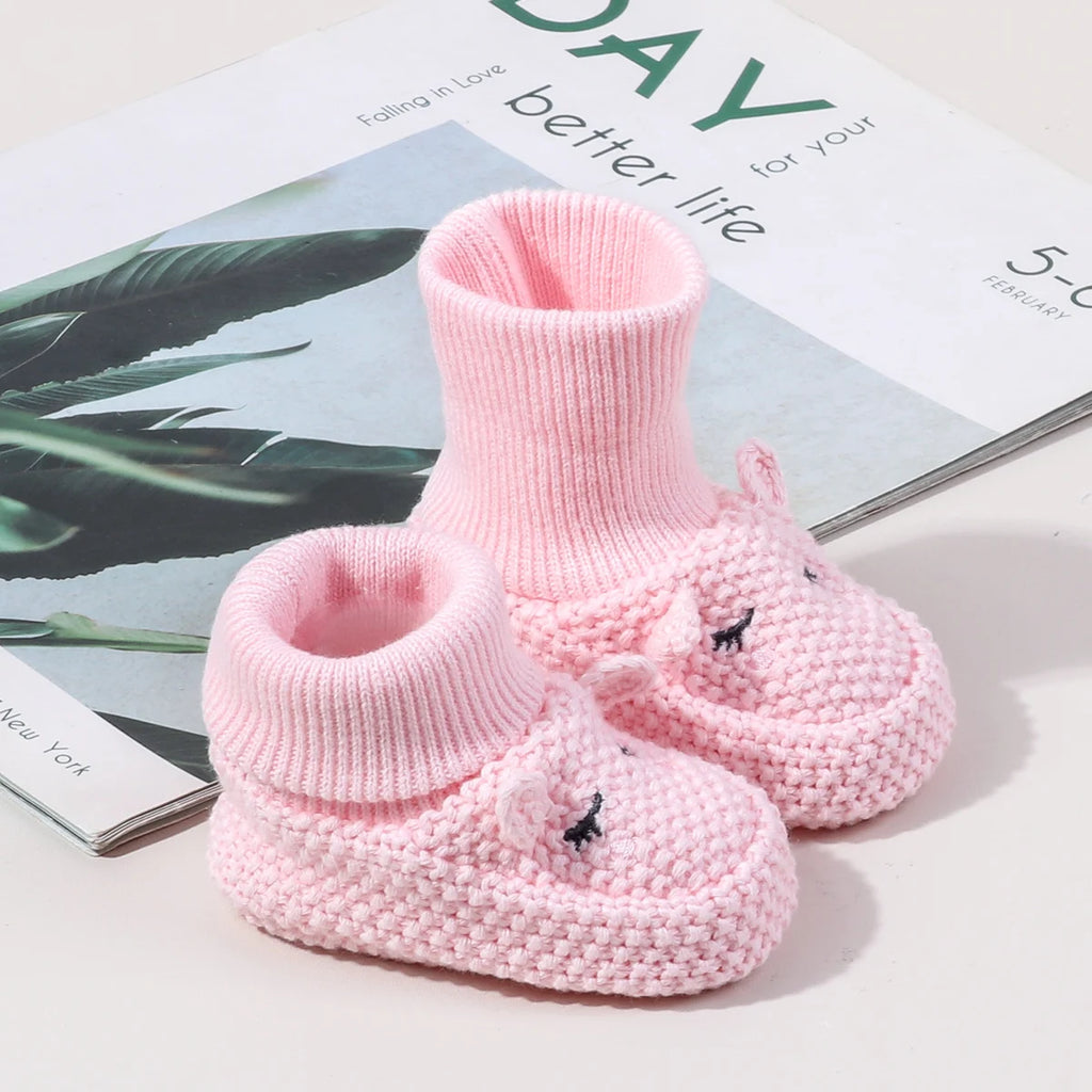 Autumn and Winter 0-6 Months Handmade Knitted Baby Wool Shoes Perfect for Newborns and Full-Month Babies Won't Come Off