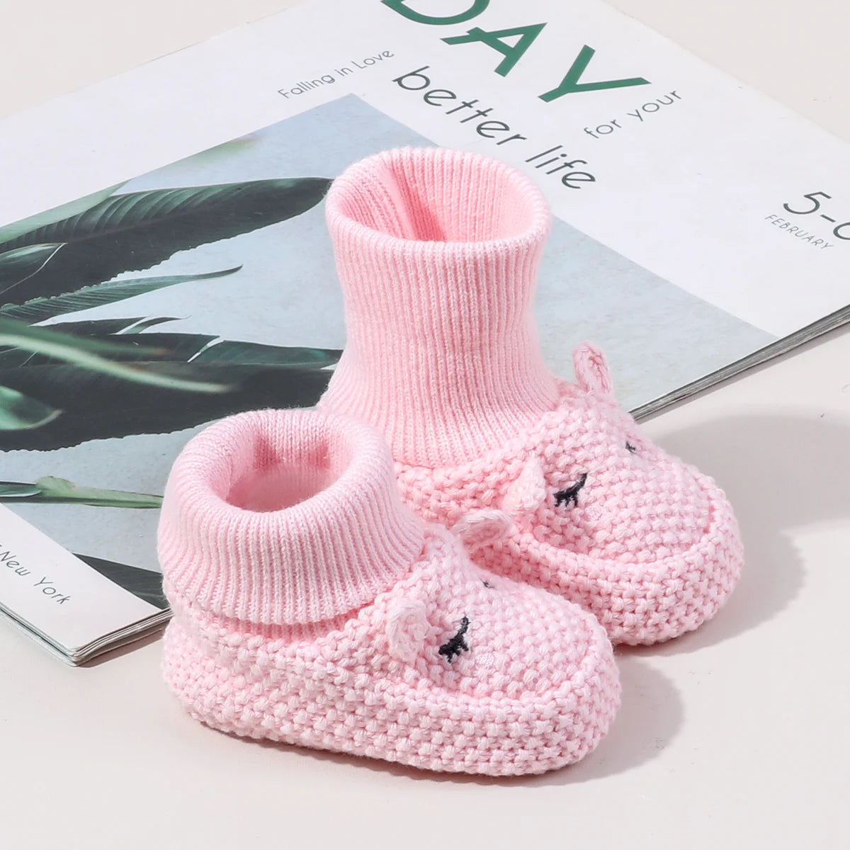 Autumn and Winter 0-6 Months Handmade Knitted Baby Wool Shoes Perfect for Newborns and Full-Month Babies Won't Come Off