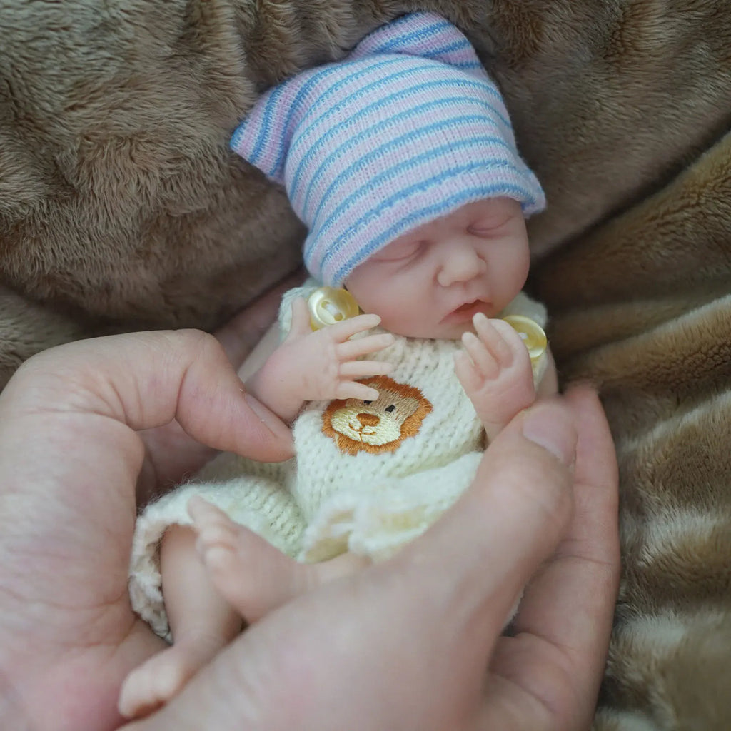 Reborn Baby Dolls 7 Inch Full Body Silicone Doll Boy Mini Realistic Newborn Baby Dolls with Feeding Accessories Gift Box