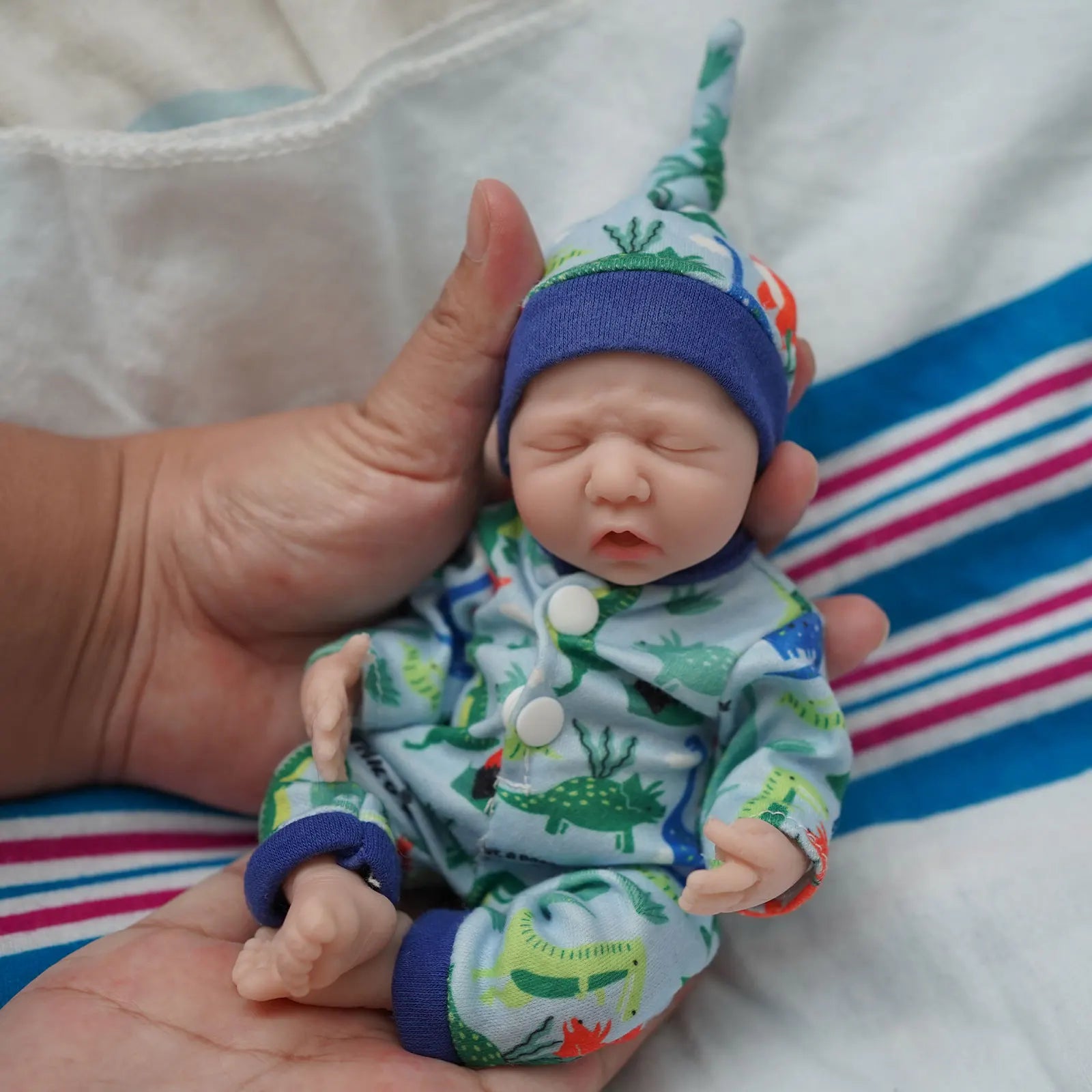 Reborn Baby Dolls 7 Inch Full Body Silicone Doll Boy Mini Realistic Newborn Baby Dolls with Feeding Accessories Gift Box