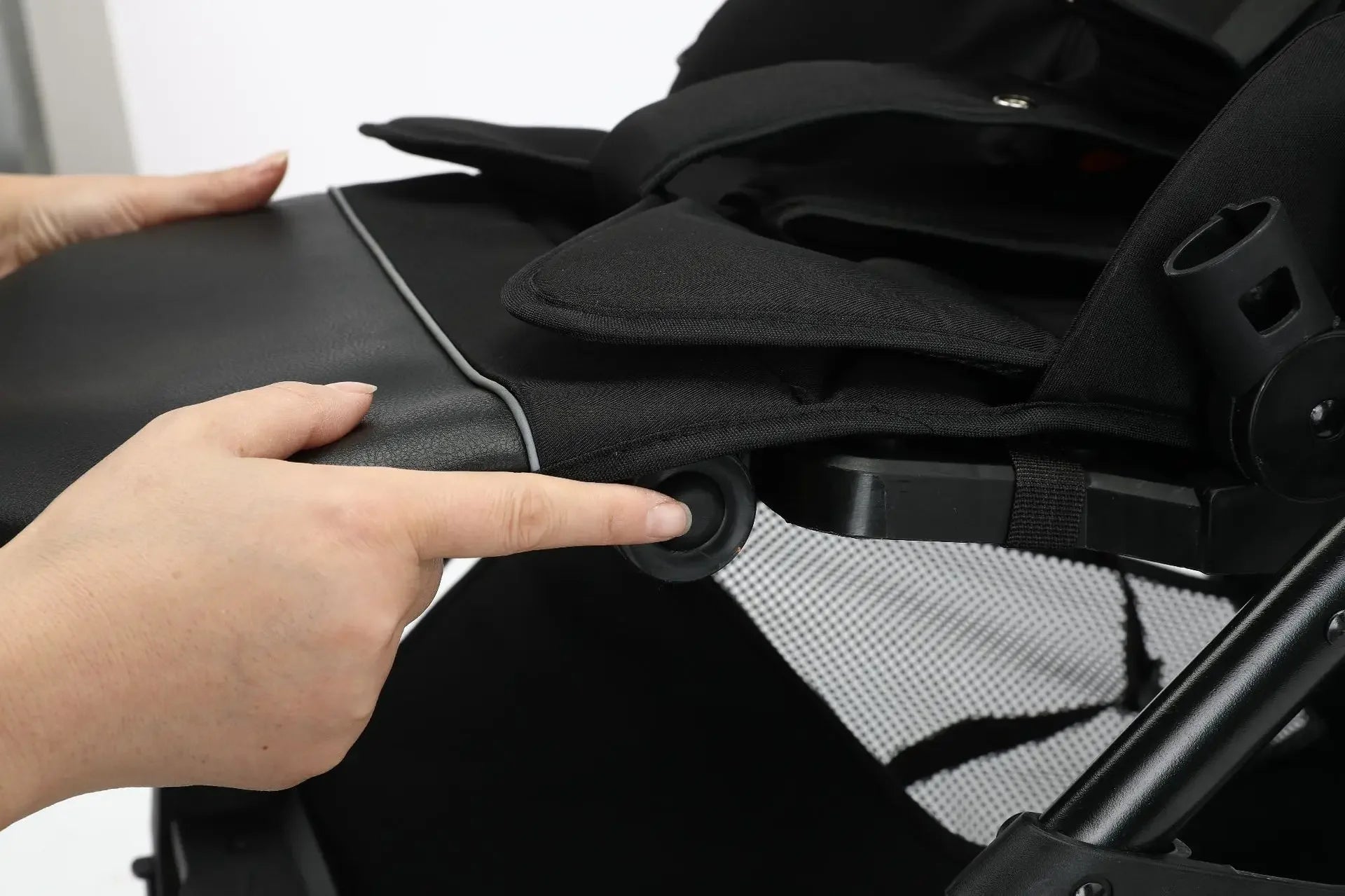 Light Baby Stroller Can Sit Lie Down One-click Folding Pushchair High Landscape Pram Shock-absorbing Newborn Carriage