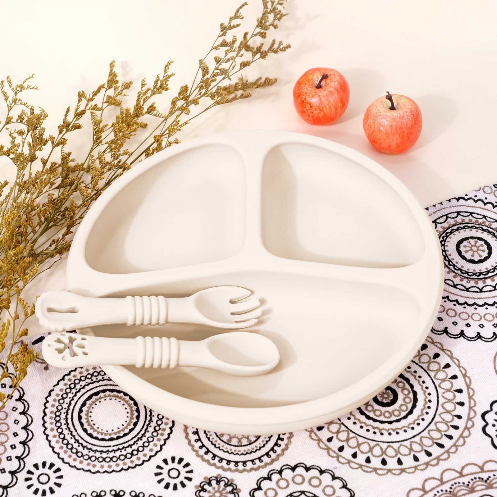 Feeding Set Silicone Divided Suction Plate Sticks To Smooth Tables